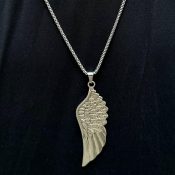 Kalung stainless steel anti karat bandul sayap panjang 72 cm diameter 1.6mm